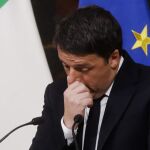 Matteo Renzi durante el anuncio de su dimisión
