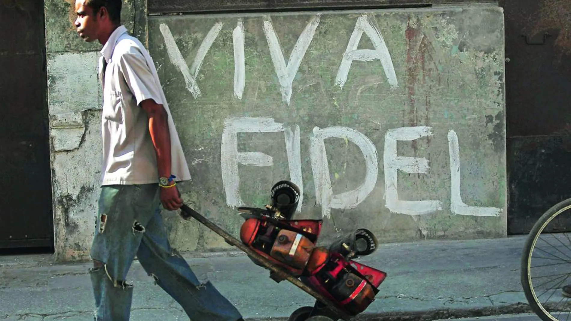 Pintadas de apoyo a Castro en las calles de La Habana