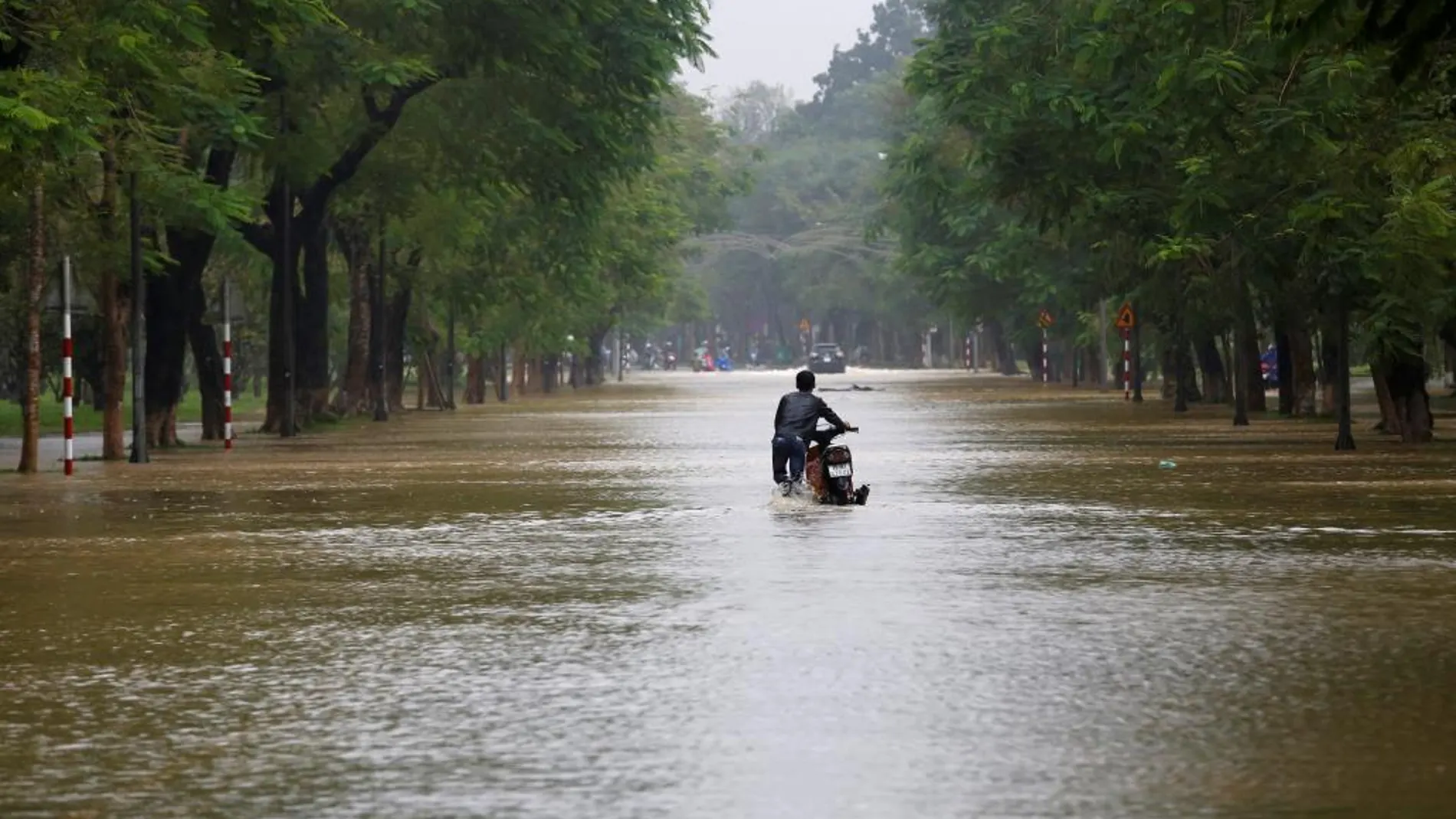 El tifón «Damrey» es la decimosegunda tormenta principal que azota a al país este año/ Reuters