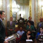 Mariano Rajoy durante la rueda de prensa ofrecida tras la aprobación de los Presupuestos Generales del Estado para 2018, hoy en el Congreso de los Diputados. EFE/ J.P.Gandul