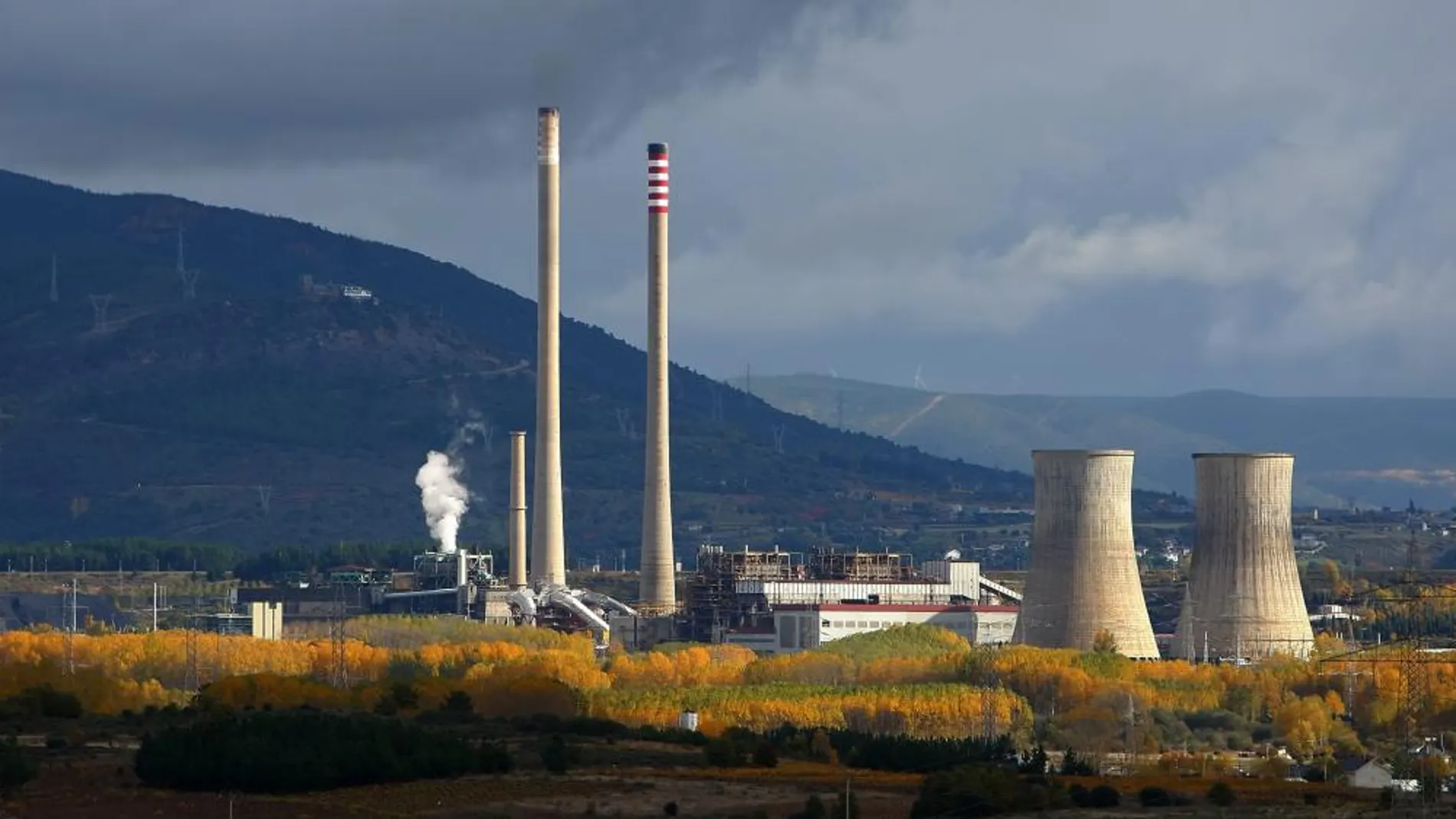 Central térmica de Compostilla en Cubillos del Sil (León), que tiene marcado el 30 de junio de 2020 como fecha tope para cesar la producción, según su responsable, la multinacional italiana Enel