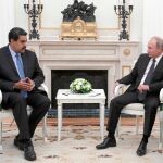El presidente Nicolás Maduro junto a su homólogo ruso, Vladimir Putin, ayer