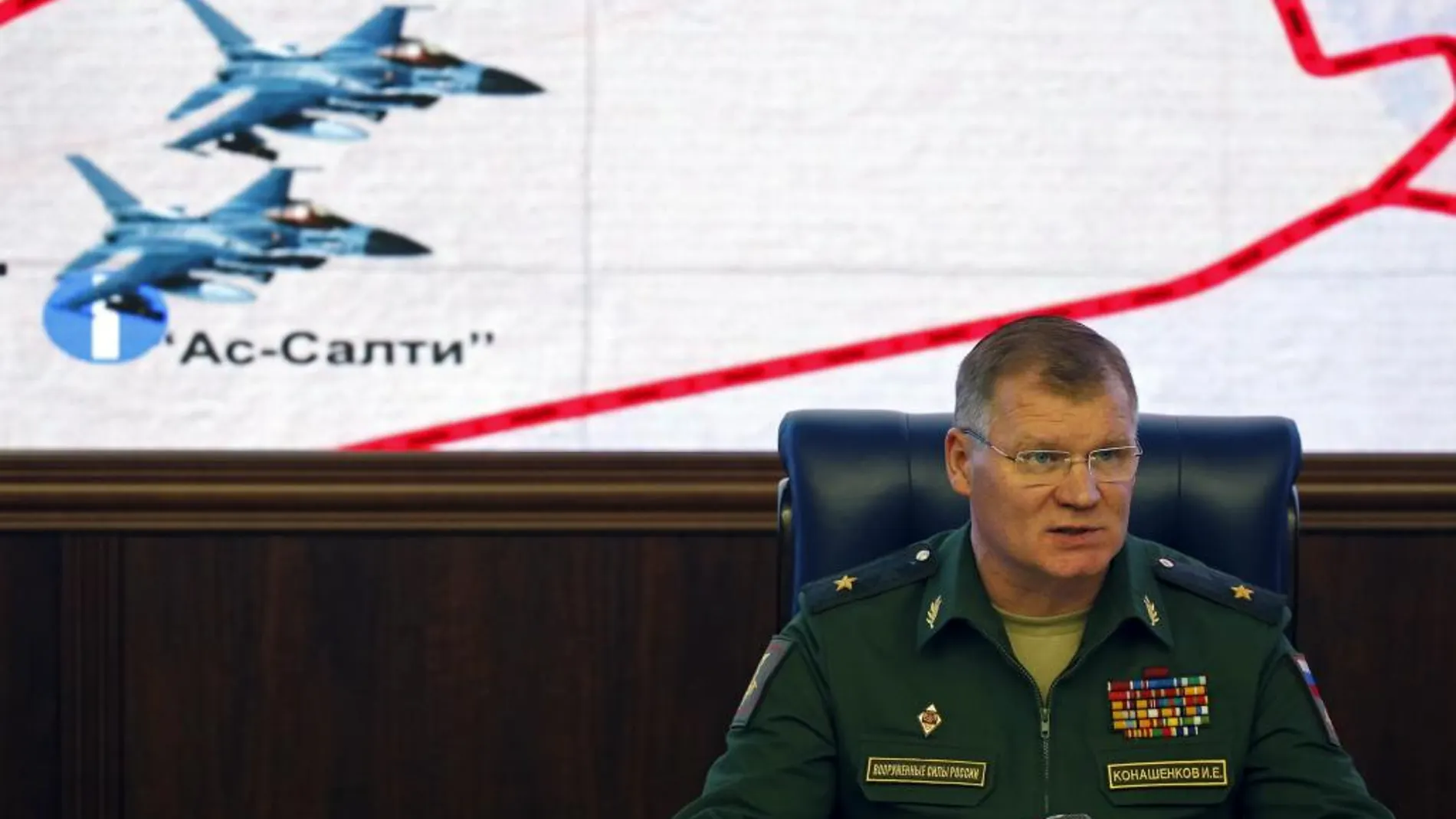 El portavoz del ministerio de Defensa ruso, el general Igor Konashenkov durante la rueda de prensa