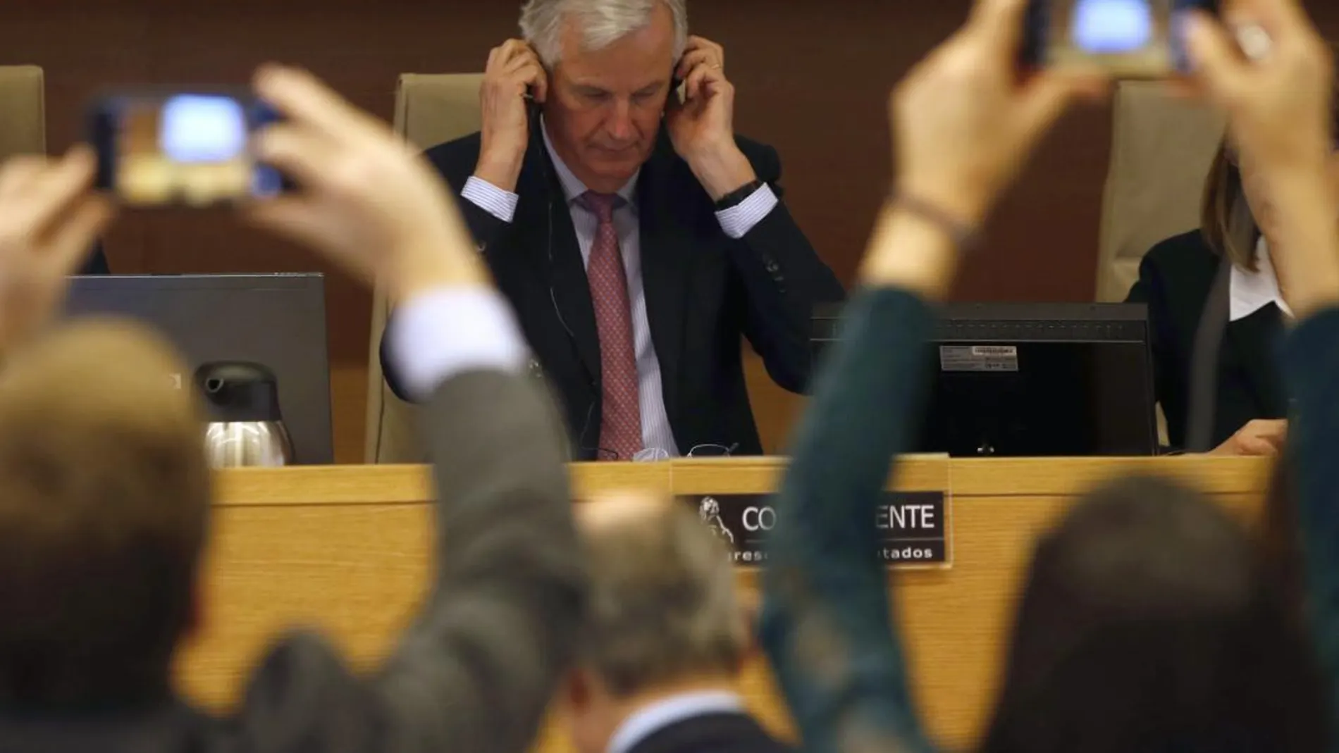 Michel Barnier, durante su comparecencia ante la Comisión Mixta para la UE esta tarde en el Congreso de los Diputados de Madrid. EFE/ Javier Lizón