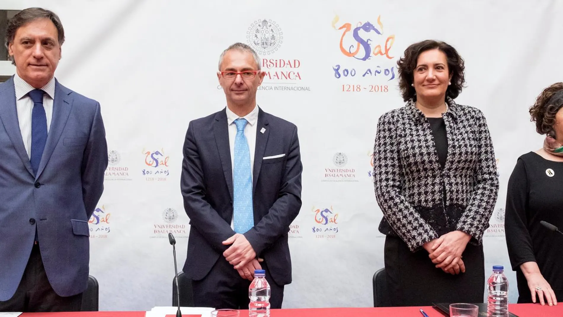 La consejera de Cultura y Turismo, María Josefa García Cirac y el rector de la Universidad de Salamanca, Ricardo Rivero, presentan el proyecto junto a la subdelegada del Gobierno, Encarnación Pérez y el alcalde, Carlos García Carbayo