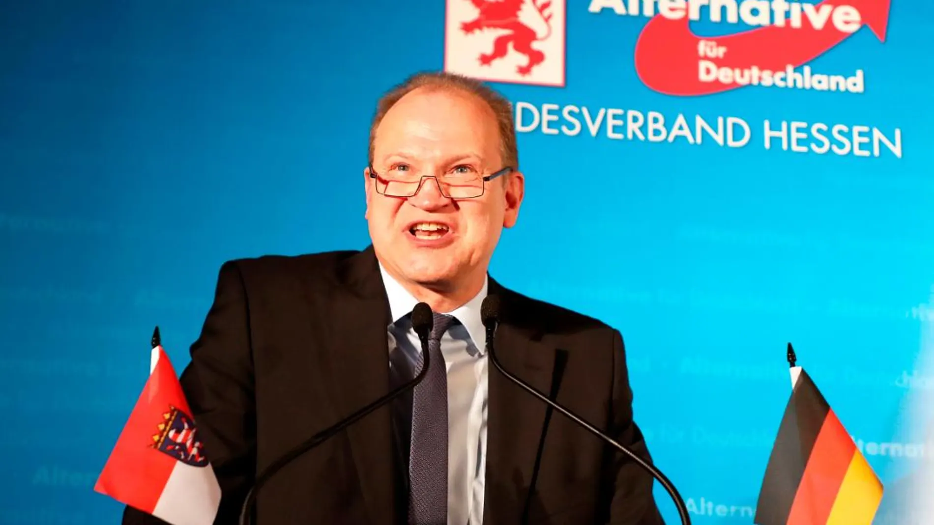 El líder de Alternative for Germany (AfD) en Hesse, Klaus Herrmann, habla tras los comicios. EFE/EPA/FRIEDEMANN VOGEL