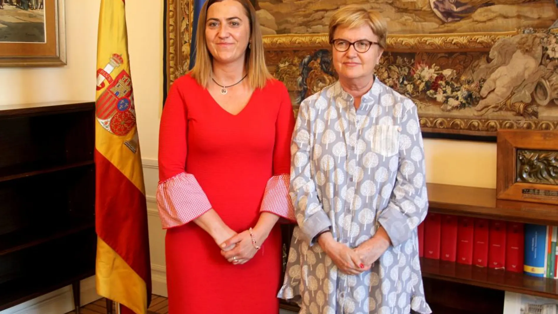 La delegada en Castilla y León, Virginia Barcones, se reúne con la Comisionada del Gobierno para el reto demográfico, Isaura Leal