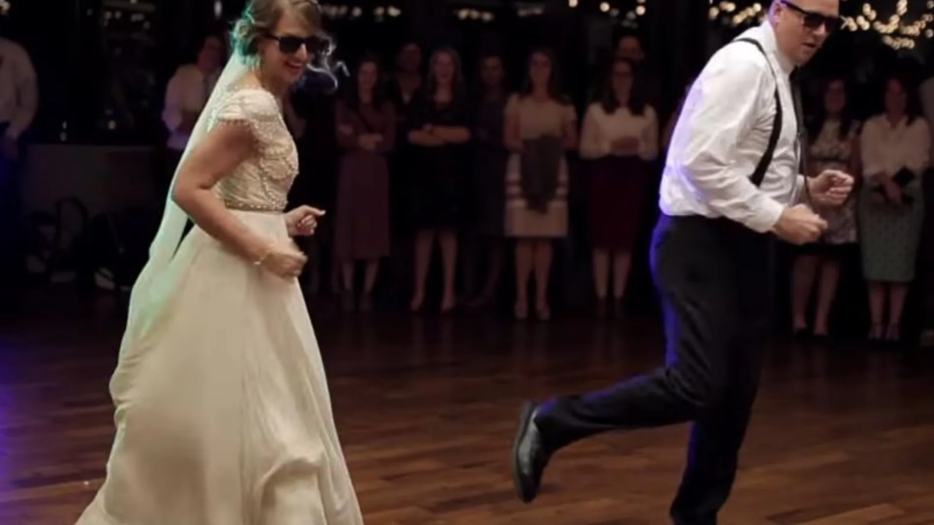 El increíble baile de boda entre un padre y su hija que se ha hecho viral