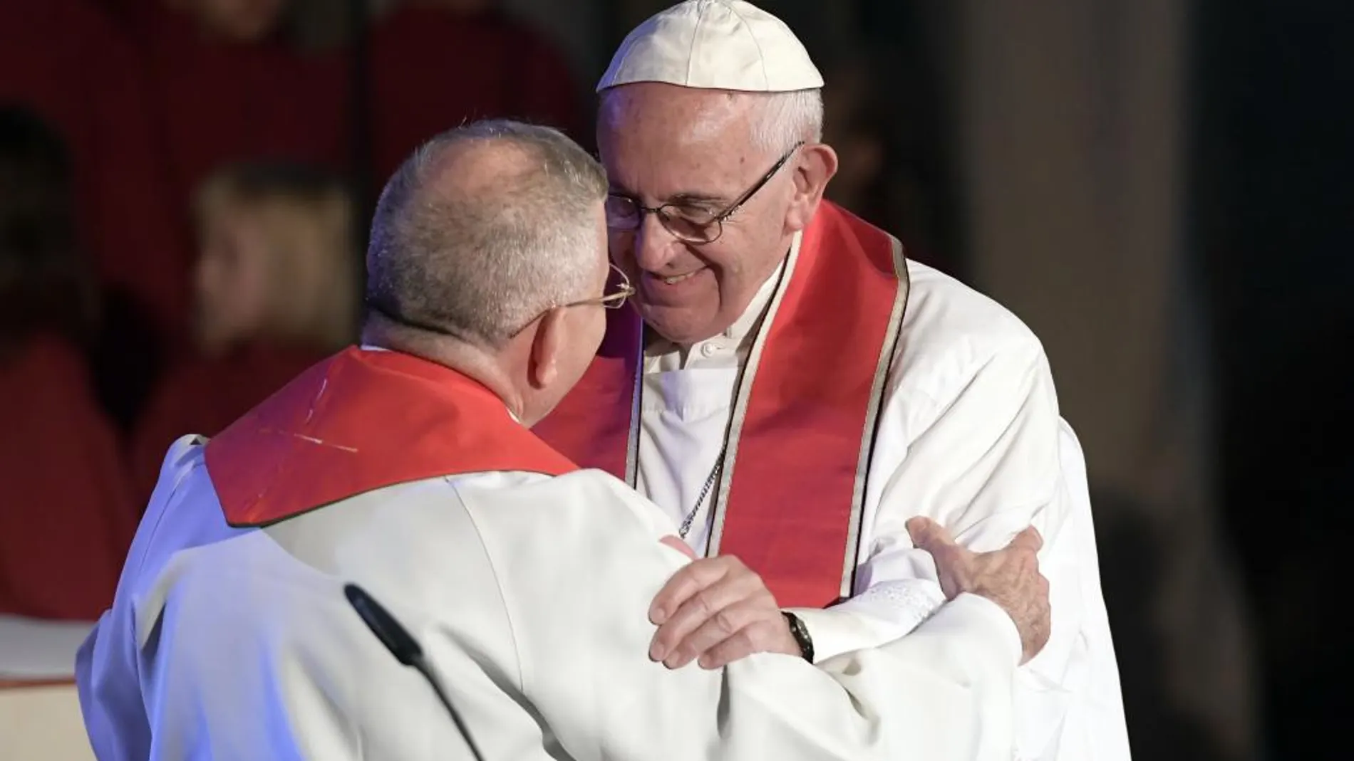 El Papa Francisco con el líder de la Federación Luterana Mundial, el obispo Munib Younan