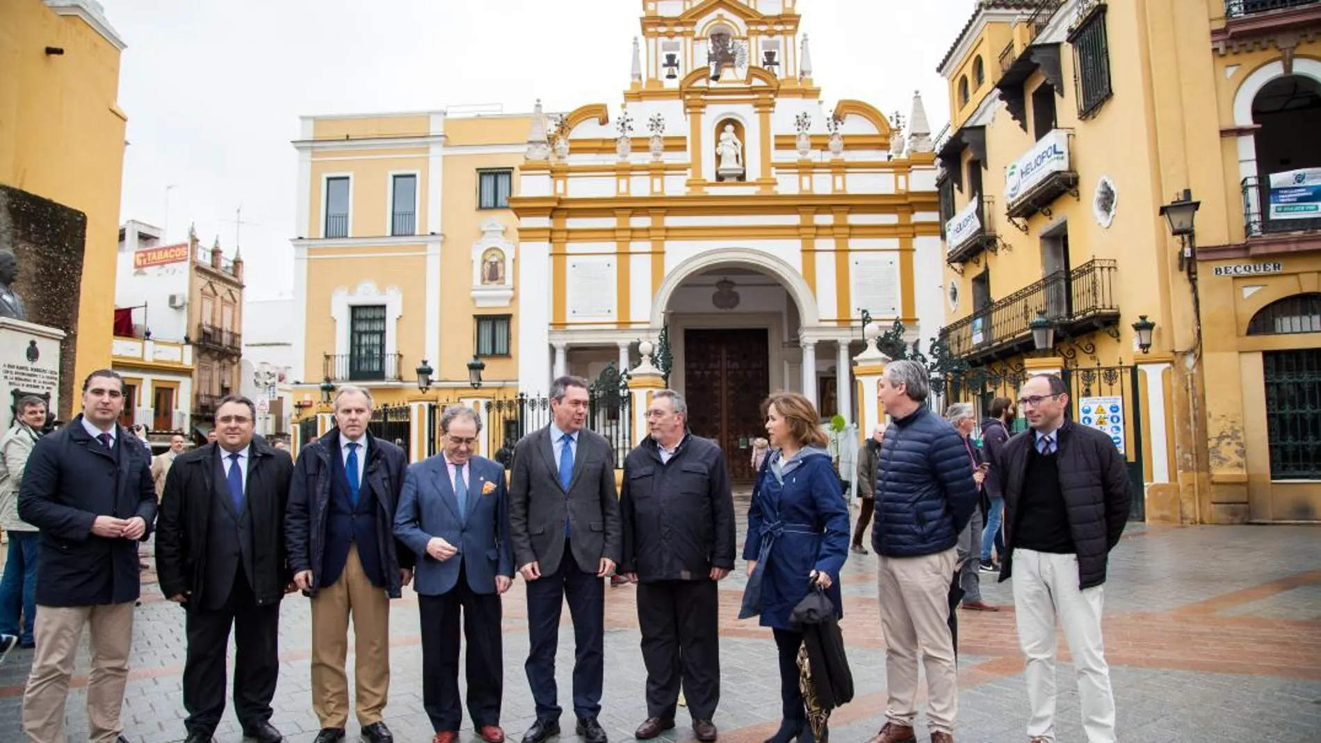 Finaliza la reurbanización del entorno de la basílica de la Macarena, con una plaza peatonal y accesible