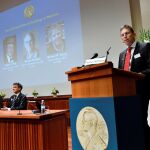 Los estadounidenses Jeffrey C. Hall, Michael Rosbash y Michael W. Young fueron galardonados hoy con el premio Nobel de Medicina 2017