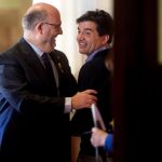 El portavoz adjunto de JxCat, Eduard Pujol (i) y el portavoz de ERC, Sergi Sabrià (d)