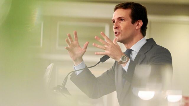 Los barones del PP apoyan la ofensiva de Casado contra los PGE de Sánchez y su decisión de trasladarla a Bruselas