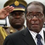 Mugabe, el fin de un dictador