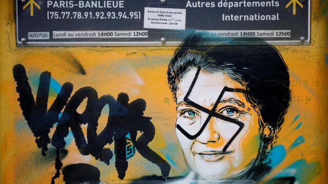 Pintadas contra Simone Veil en París / Reuters