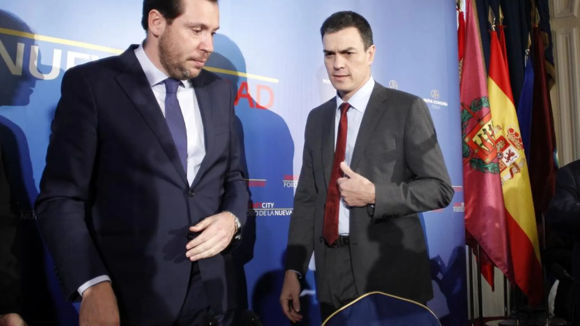 Oscar Puente, junto a Pedro Sánchez