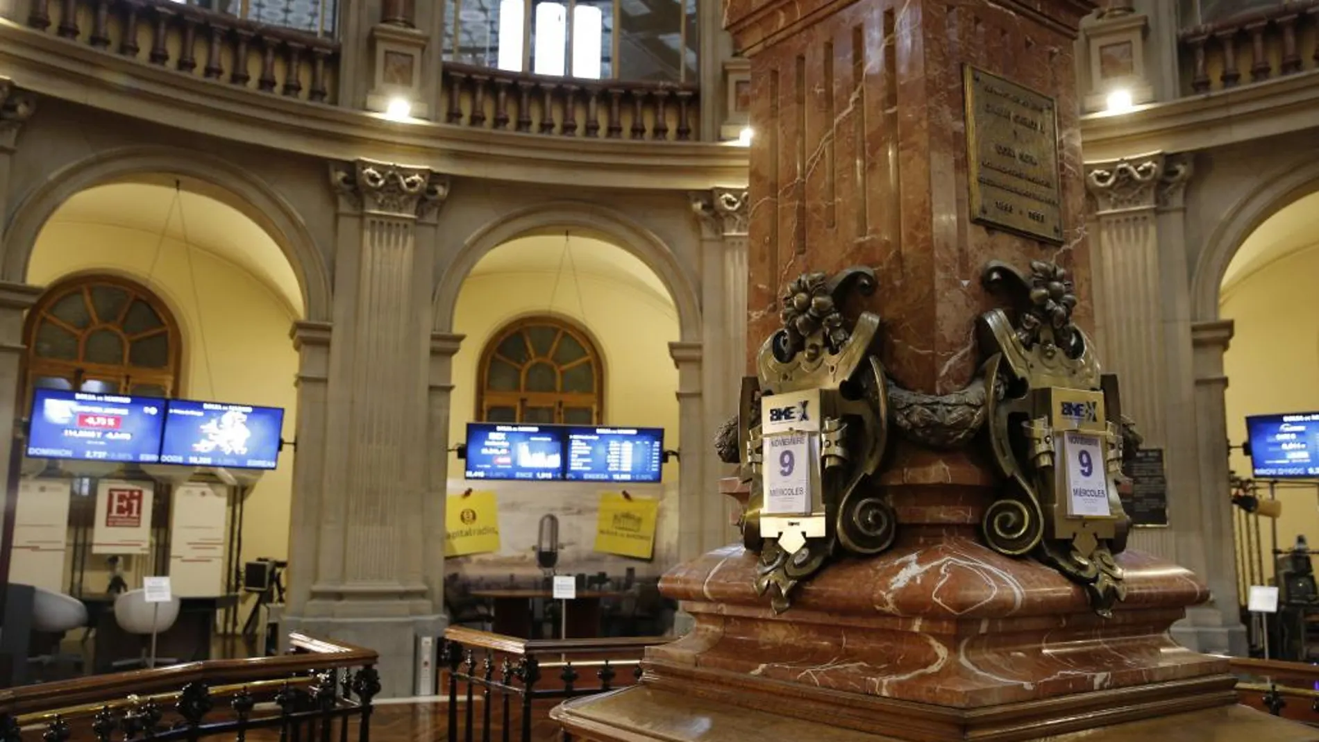 Paneles informativos de la Bolsa de Madrid