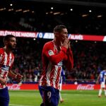 Fernando Torres celebra su gol anotado al Alavés