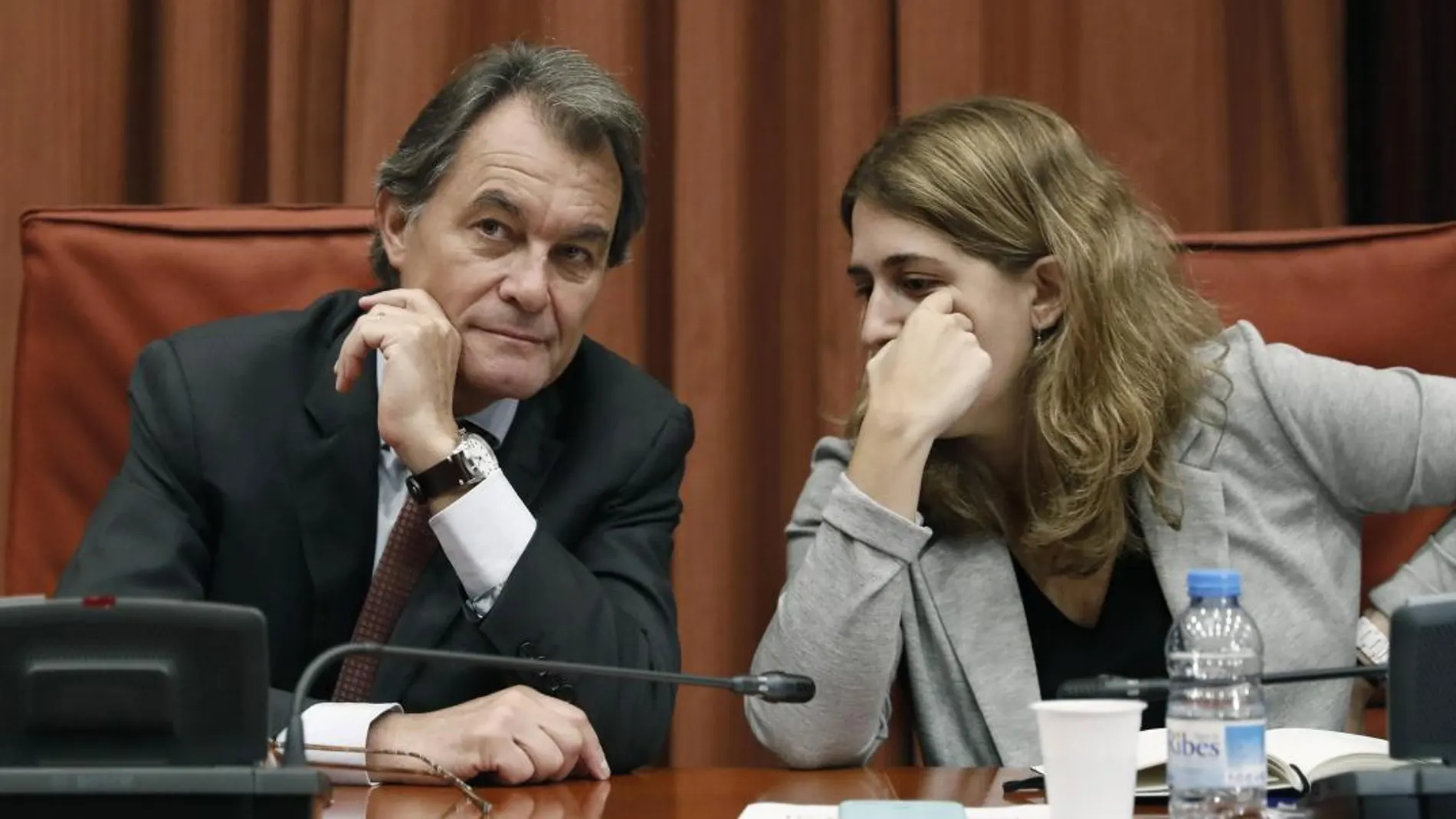 El ex presidente Artur Mas y junto a la dirigente catalana Marta Pascal