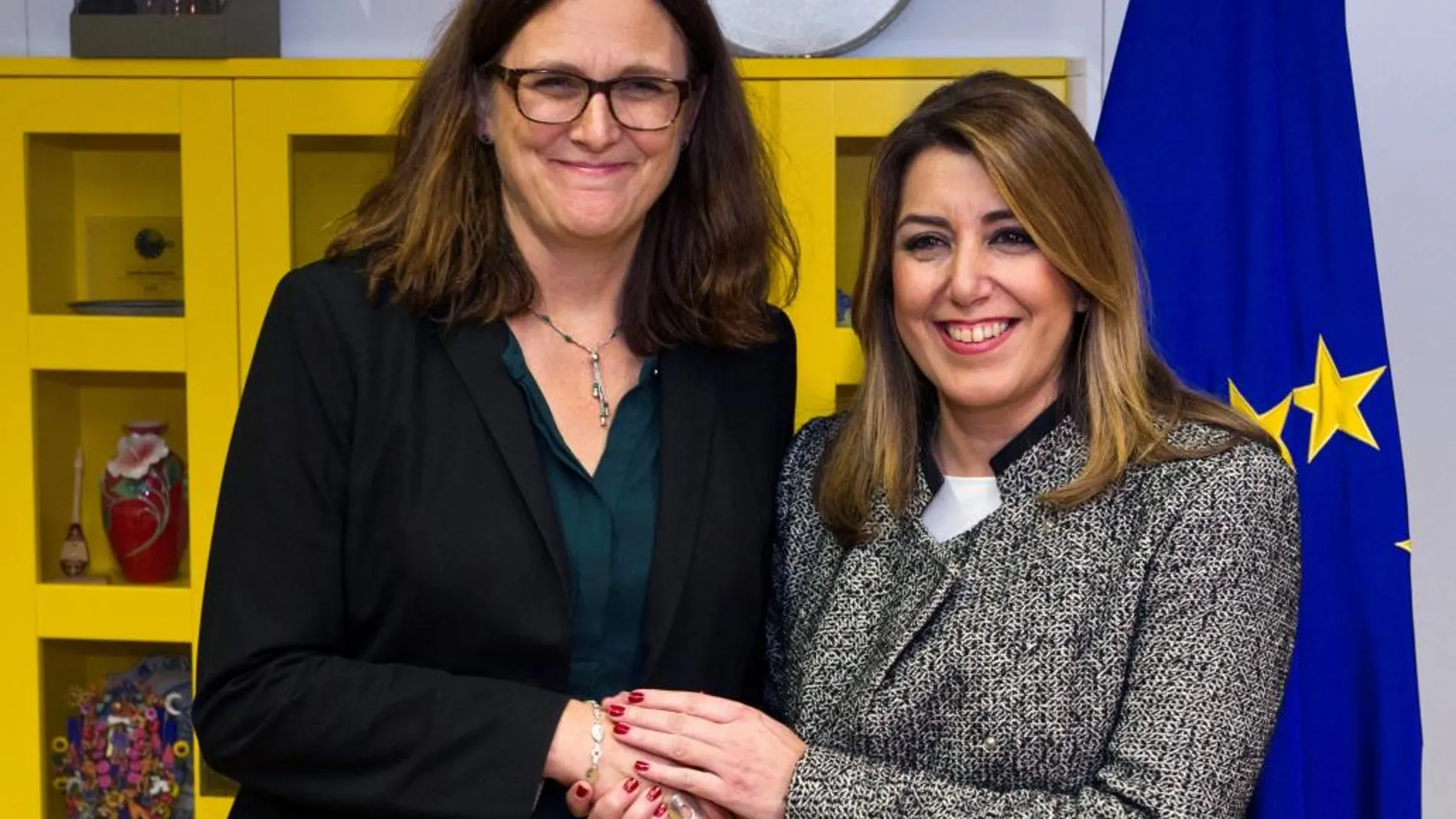 La presidenta de la Junta, Susana Díaz, con la comisaria europea de Comercio, Cecilia Malmström