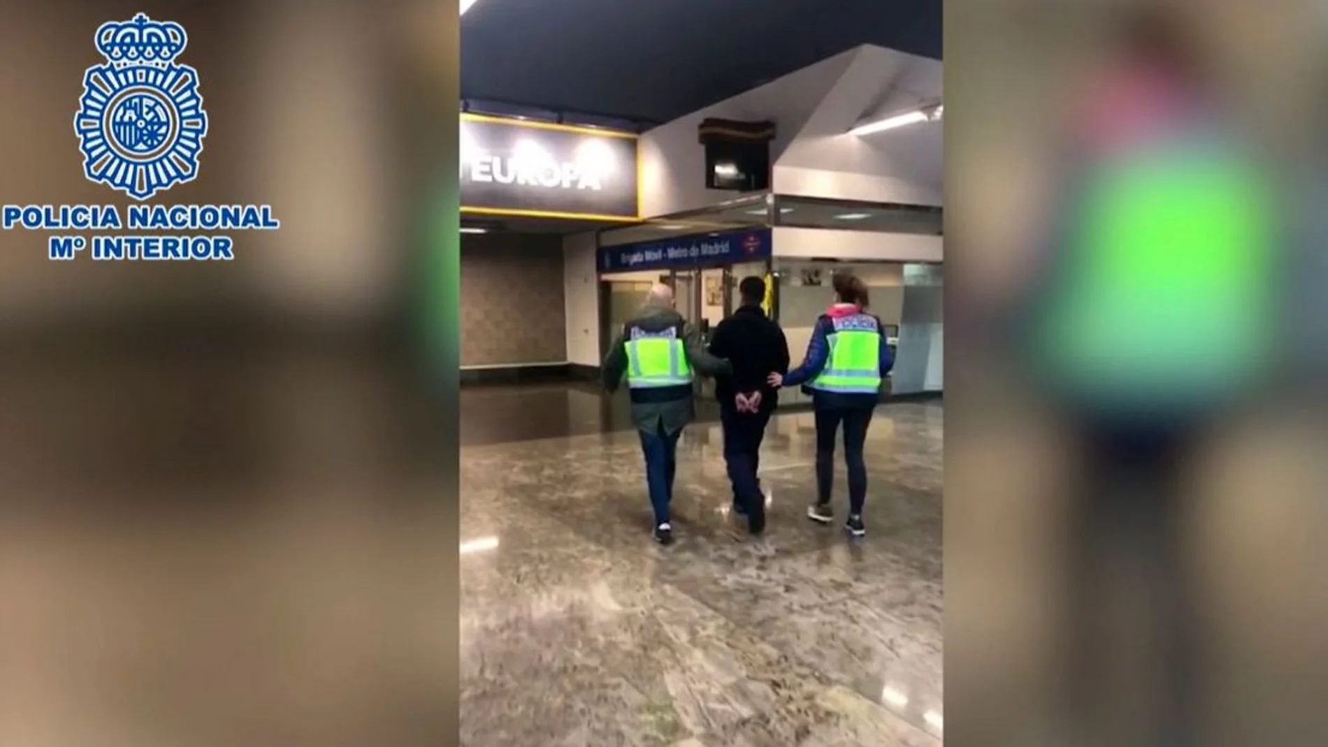 Detenido un hombre por agredir a su pareja en el Metro la noche de San Valentín