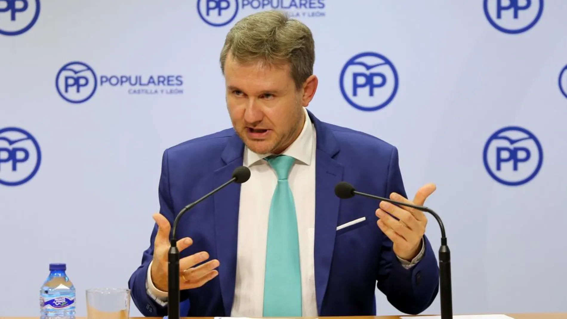 El vicesecretario del Partido Popular en Castilla y León, Javier Lacalle, informa sobre las medidas tomadas de cara a la convención nacional y futuras elecciones autonómicas