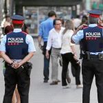 El Ayuntamiento y también la oposición quieren destacar el papel de las fuerzas de seguridad durante los atentados en Cataluña