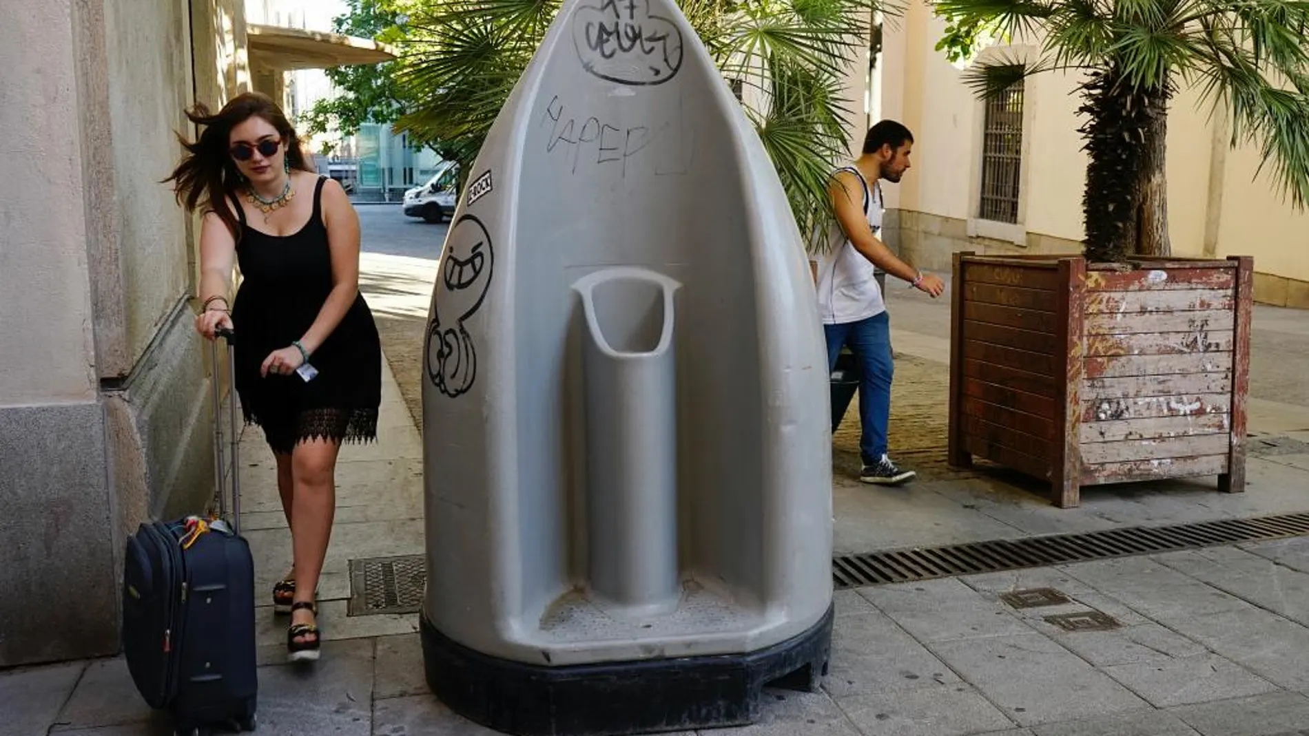 Uno de los urinarios instalados en el centro de Madrid