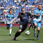 El espanyolista Sergi Darder y el delantero sueco del Deportivo Alavés, John Guidetti.