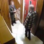 El detenido en el momento de uno de sus atracos / Twitter oficial de los Mossos d'Esquadra
