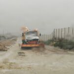Los pluviómetros de la Confederación Hidrográfica del segura recogieron hasta 107 litros por metro cuadrado en su estación de El Palmar, y en la rambla de Benipila, a su paso por Cartagena, 108. LA RAZÓN