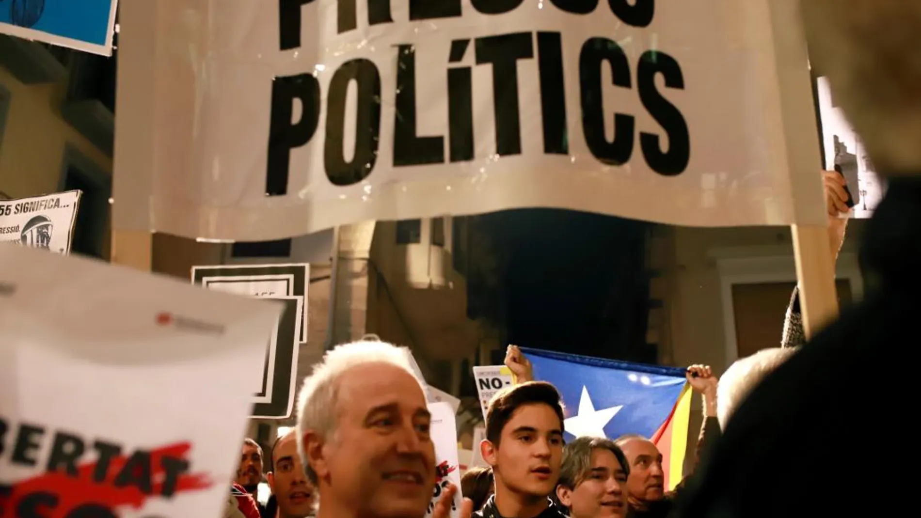 Manifestación en Lérida, en protesta por el encarcelamiento de los exmiembros del Govern de Cataluña /Efe