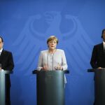 Angela Merkel, junto a Matteo Renzi y Francois Hollande.