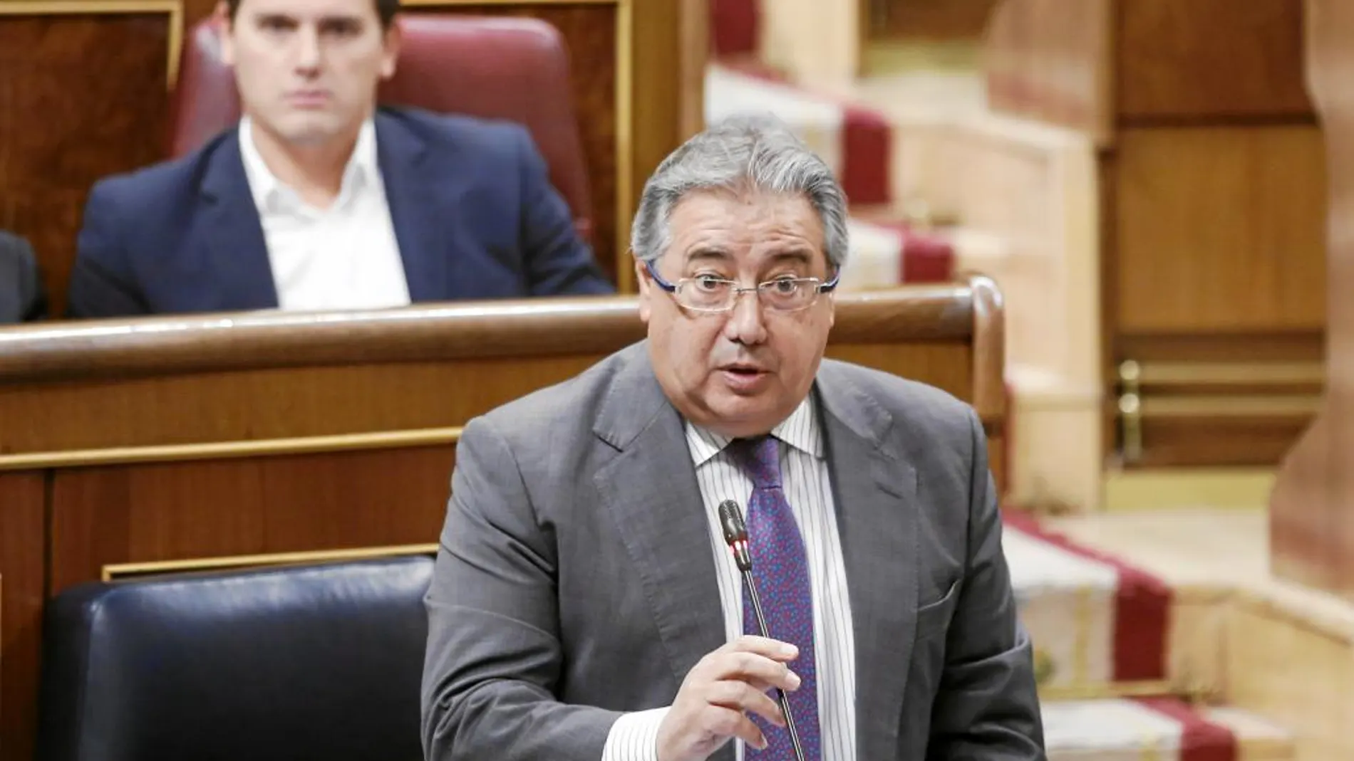 El ministro del Interior, Juan Ignacio Zoido, ayer en el Congreso de los Diputados