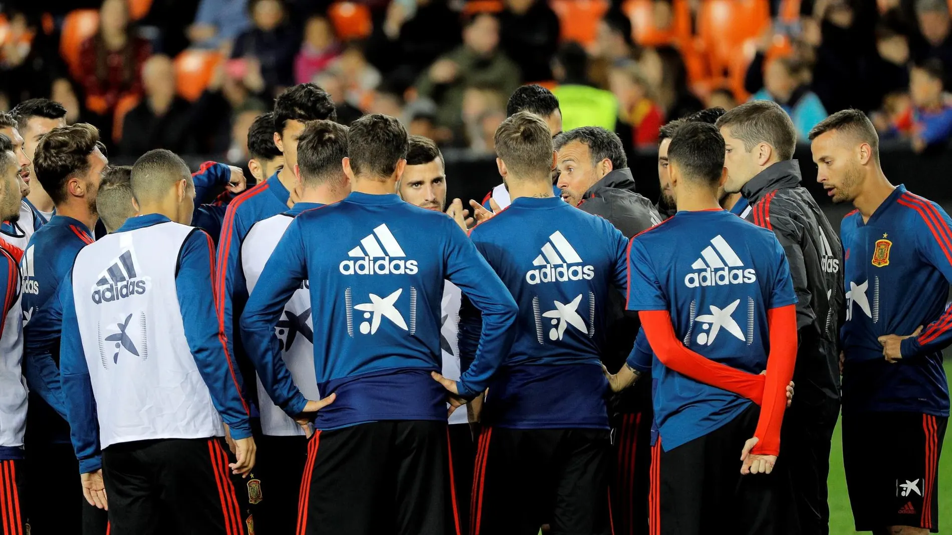 La selección española de fútbol preparando el primer partido del Grupo F ante Noruega