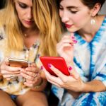¿Pueden denunciarte por meter a alguien en un grupo de WhatsApp sin permiso?