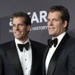 Los hermanos gemelos Tyler y Cameron Winklevoss, fundadores del intercambio de criptomonedas Gemini