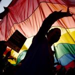 El Código Penal marroquí castiga con penas de entre seis meses y tres años la comisión de "actos contra natura con individuos del mismo sexo"