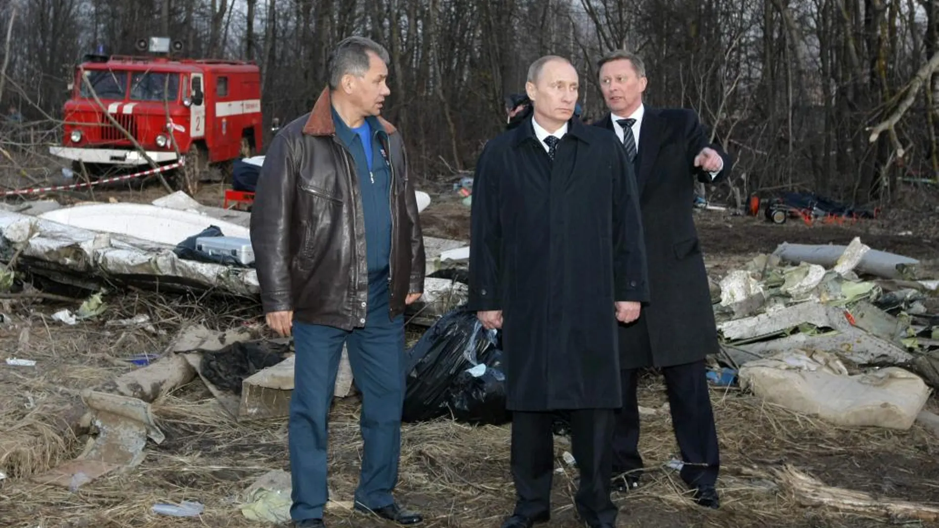 En abril del año 2010 muere el jefe de Estado de Polonia, Lech Kaczynski, y otras 95 personas (una veintena, altos cargos políticos y militares) al estrellarse el Tupolev-154 cerca del aeropuerto militar de Smolensk (Rusia).
