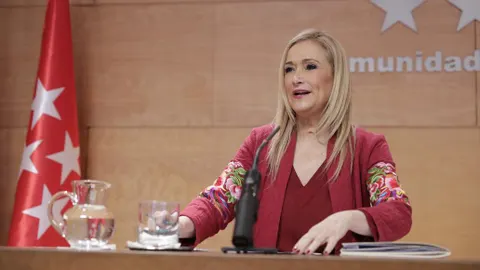 Cristina Cifuentes, durante su comparecencia de hoy en la Puerta del Sol.