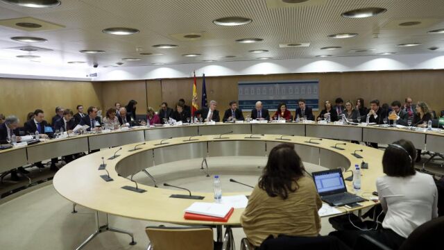 Un momento de la última reunión del año del Consejo de Política Fiscal y Financiera presidido por la vicepresidenta del Gobierno, Soraya Sáenz de Santamaría, y el ministro de Hacienda, Cristóbal Montoro