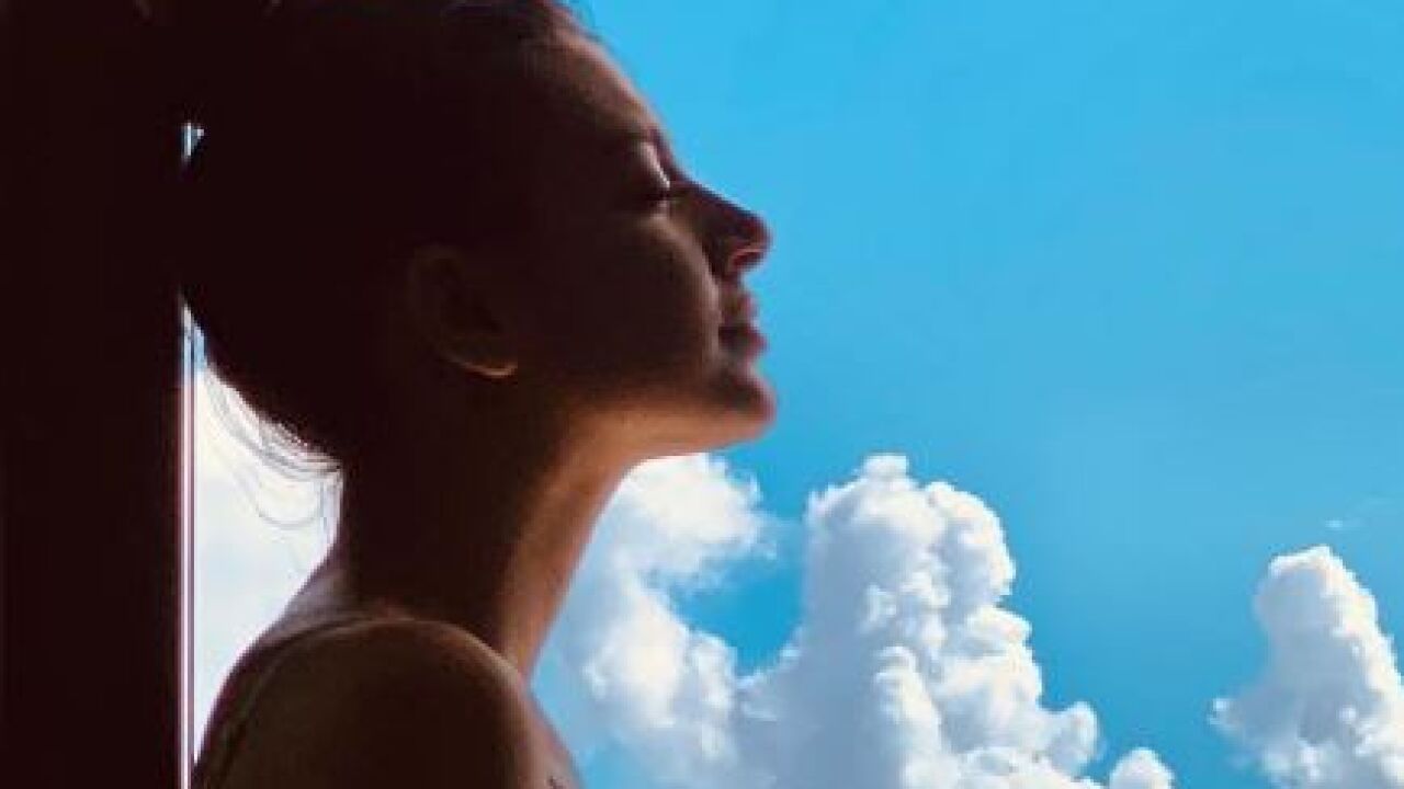 Ana Guerra sube la de con una foto en ropa interior