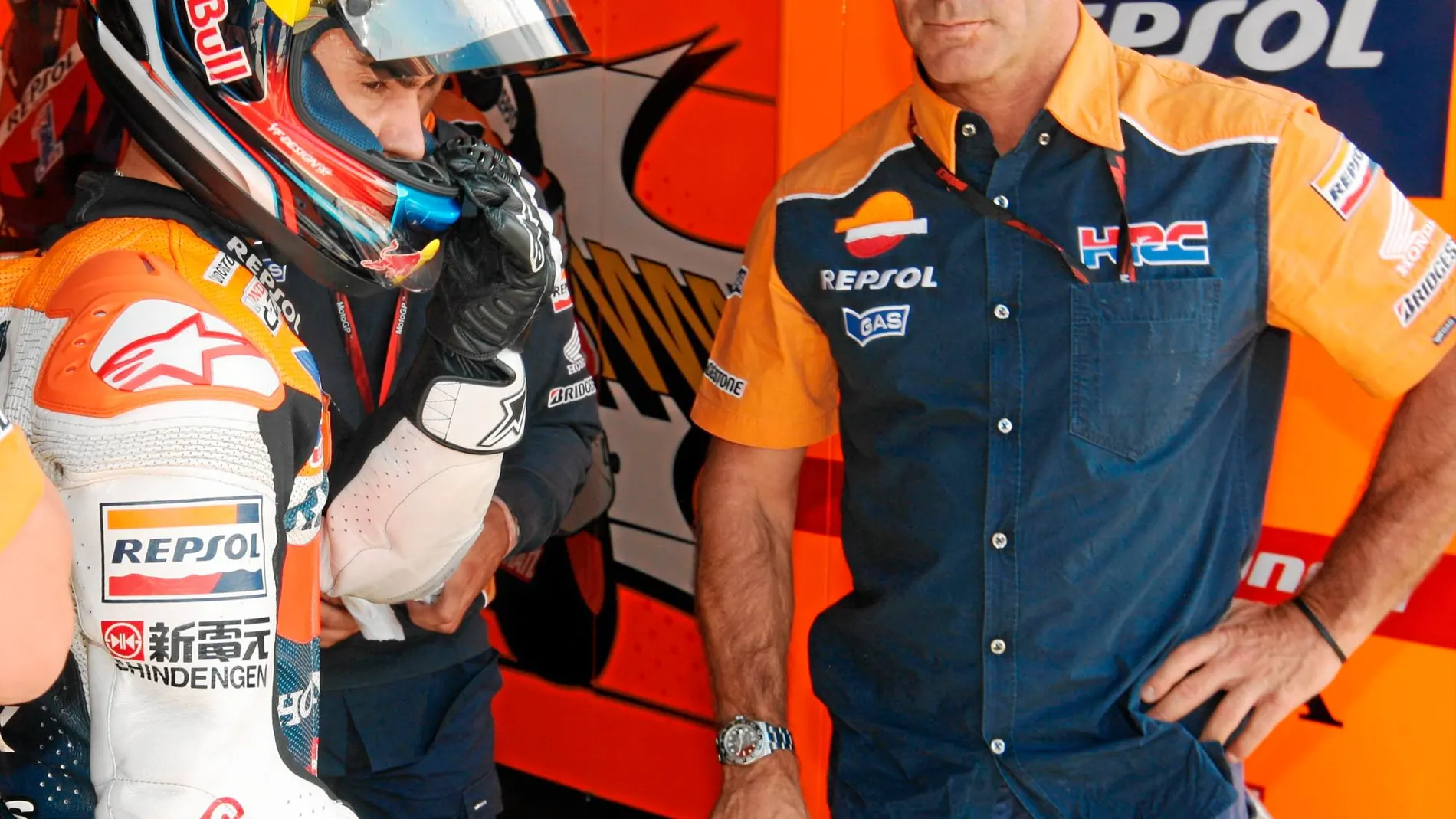 Alberto Puig y Dani Pedrosa, en el box del equipo HRC cuando ambos todavía trabajaban juntos