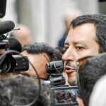 Salvini aprovechó ayer en Roma la atención mediática para clamar contra Mattarella y airear su retórica antisistema