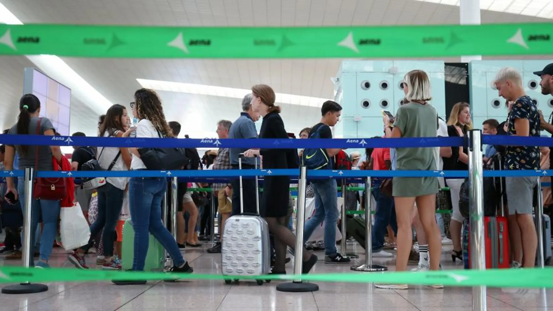 La huelga del viernes provocó colas de dos horas en el aeropuerto catalán