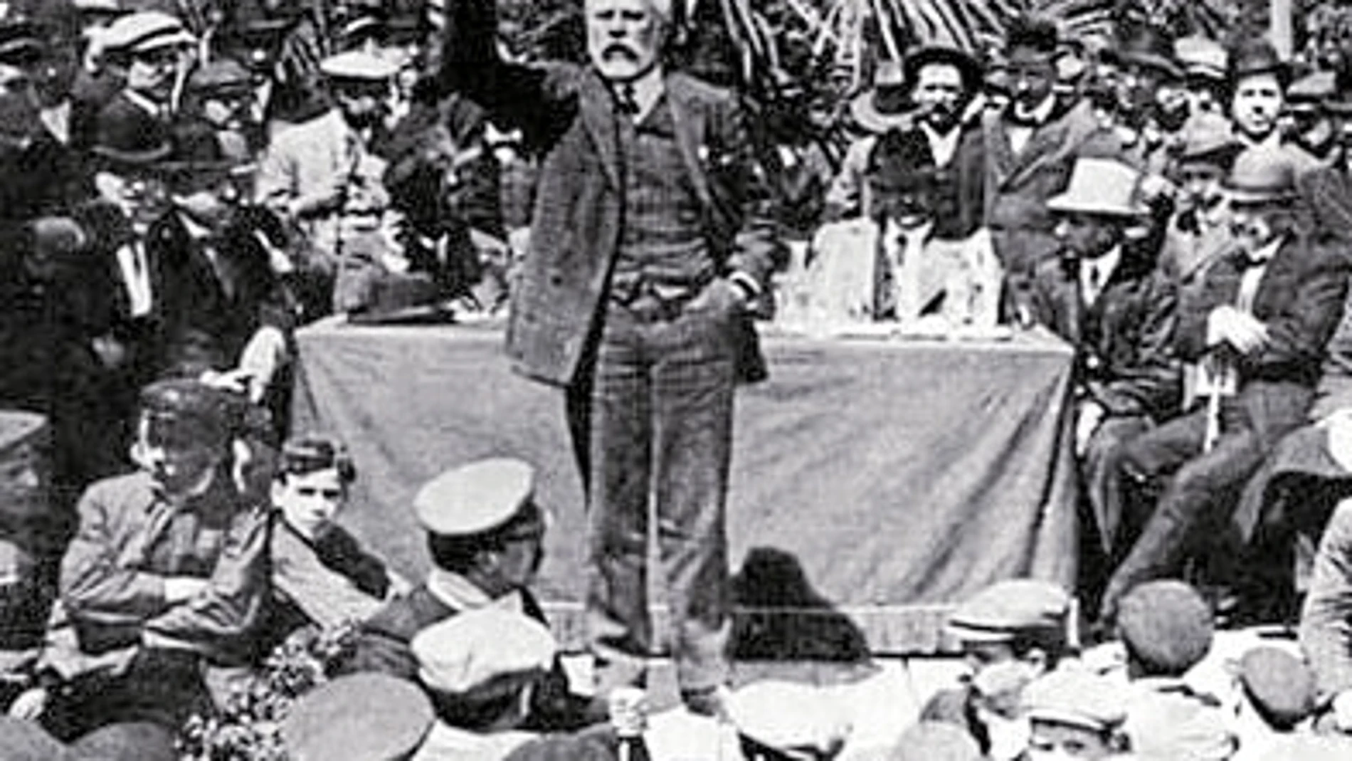PABLO IGLESIAS. Fundó el PSOE en 1879