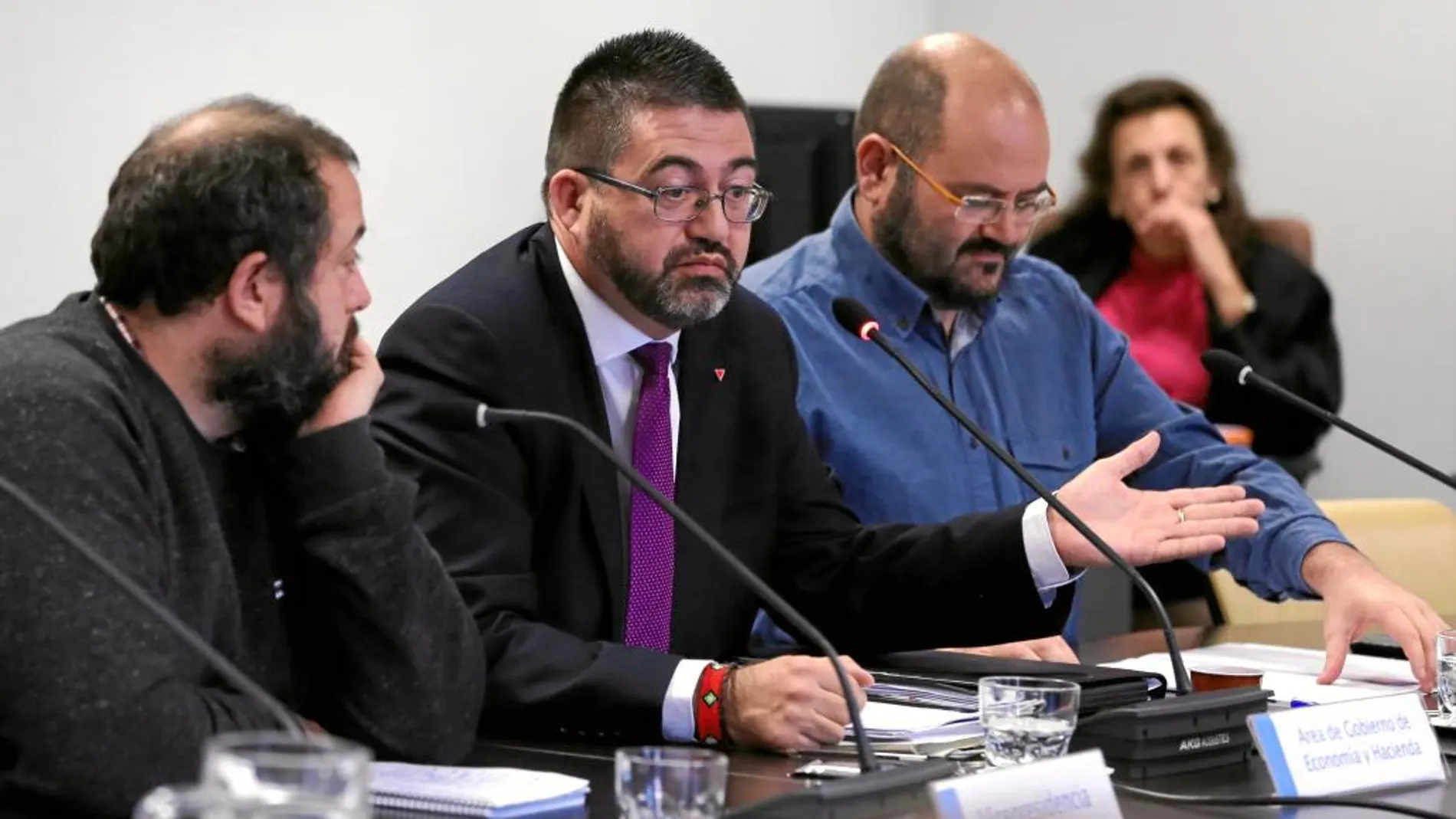 Sánchez Mato se defendió de los ataques de la oposición culpando al Gobierno popular, pero no detalló las medidas del Carmena para acabar con el incumplimiento de la Estabilidad Presupuestaria
