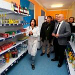 El presidente de la Diputación de Valladolid, Jesús Julio Carnero, inaugura un nuevo establecimiento en Trigueros del Valle