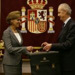 María Dolores de Cospedal toma posesión como ministra de Defensa