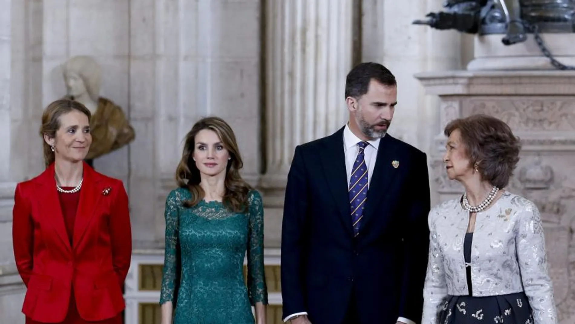 Los Reyes Felipe VI y Letizia, con la Reina Sofía y la infanta Elena en una imagen de archivo